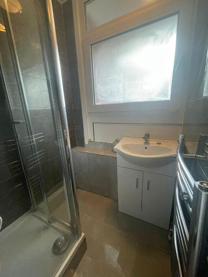 Private With Smart Tv In * Londra